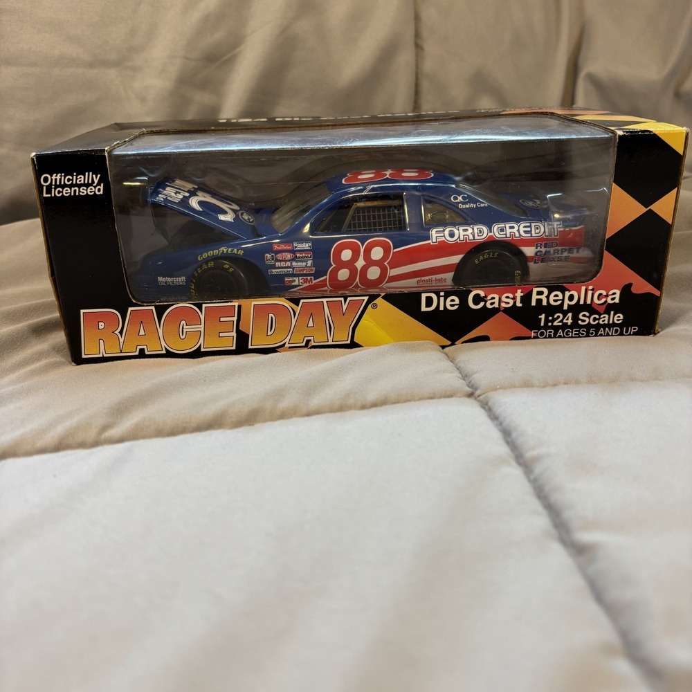 1997 Action Race Day Robert Yates Racing 1/24 Dale Jarrett #88 Quality Care CWC